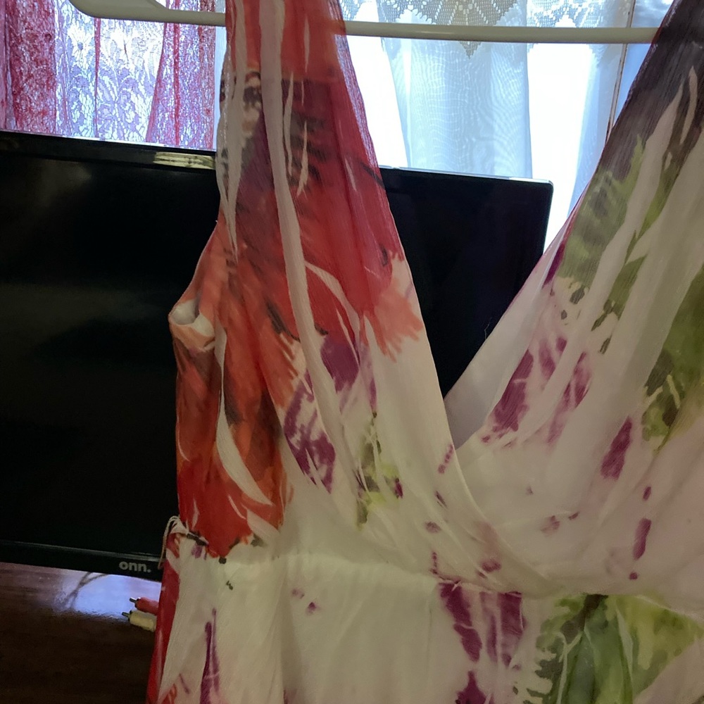 Size M floral short dress,plung neckline, bare shoulders,well above the knees